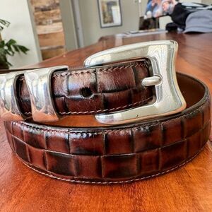 Onyx leather belt by Brighton. Black brown with silver buckles EUC SZ 32
